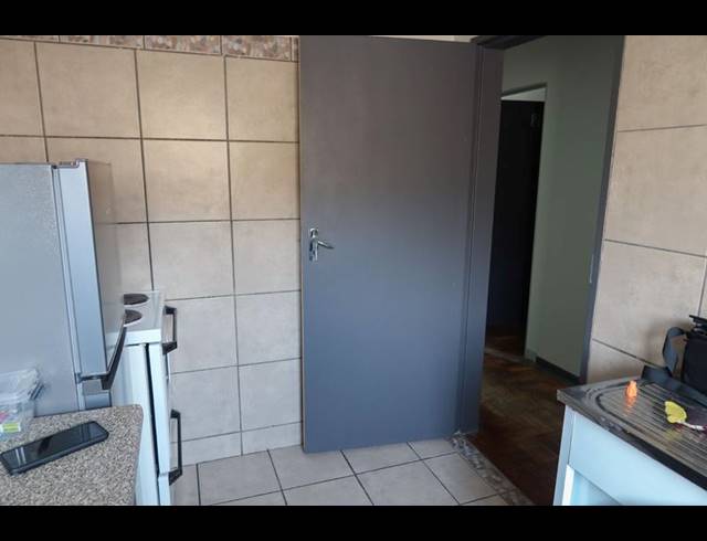 2 BEDROOM PROPERTY TO RENT IN DIE BULT